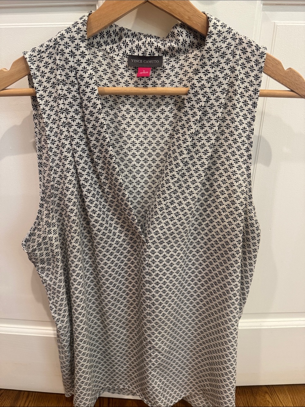 Vince Camuto White & Black Sleeveless Printed V-Neck women’s blouse